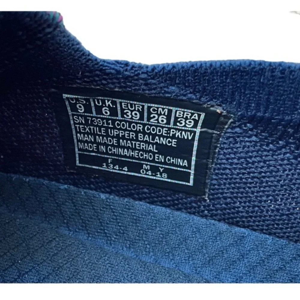 Sketchers Slip on Sneaker EUC
